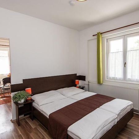 Hello Apartmanhaz Sopron Exterior photo